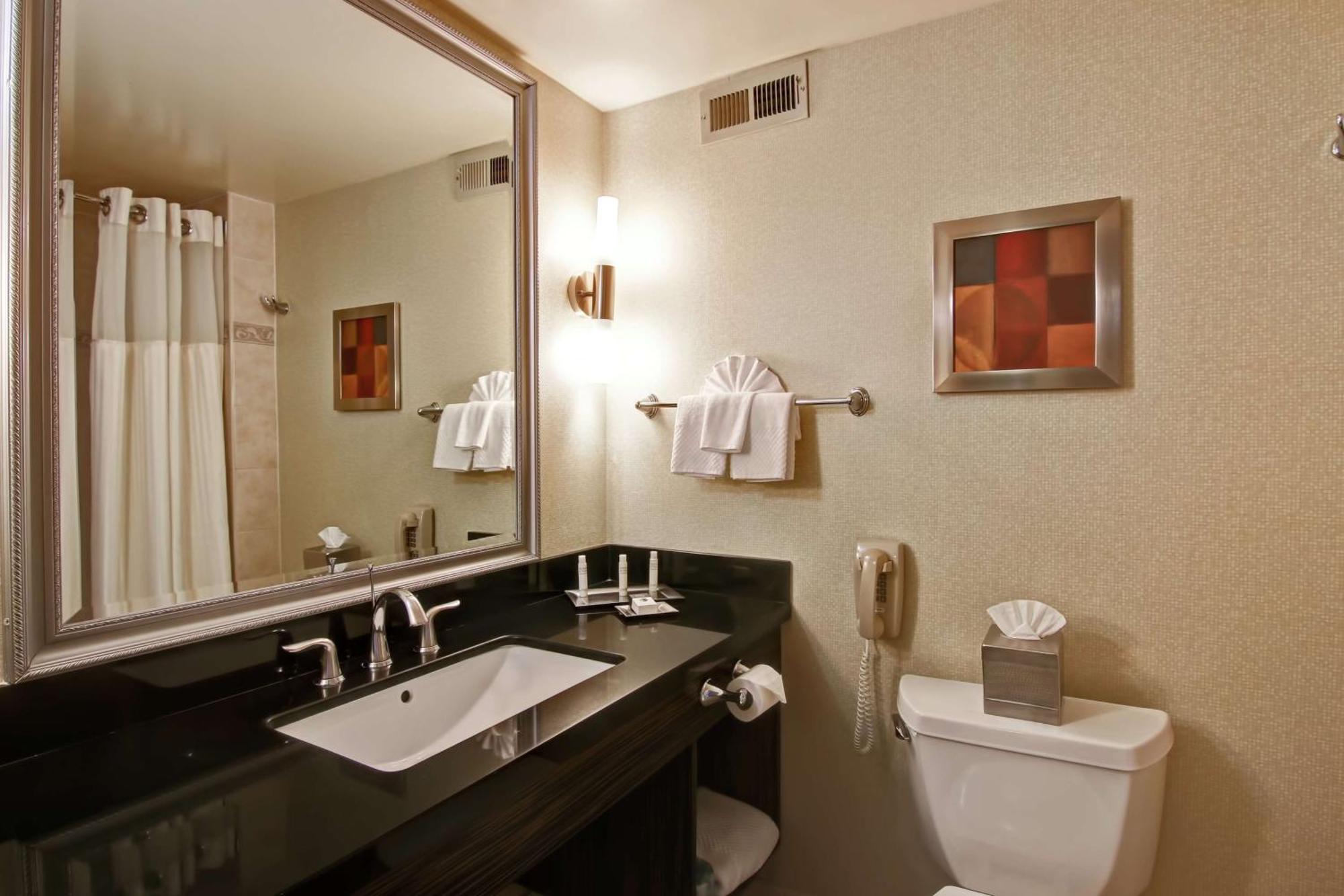Doubletree By Hilton Pleasanton At The Club Hotel Exterior photo
