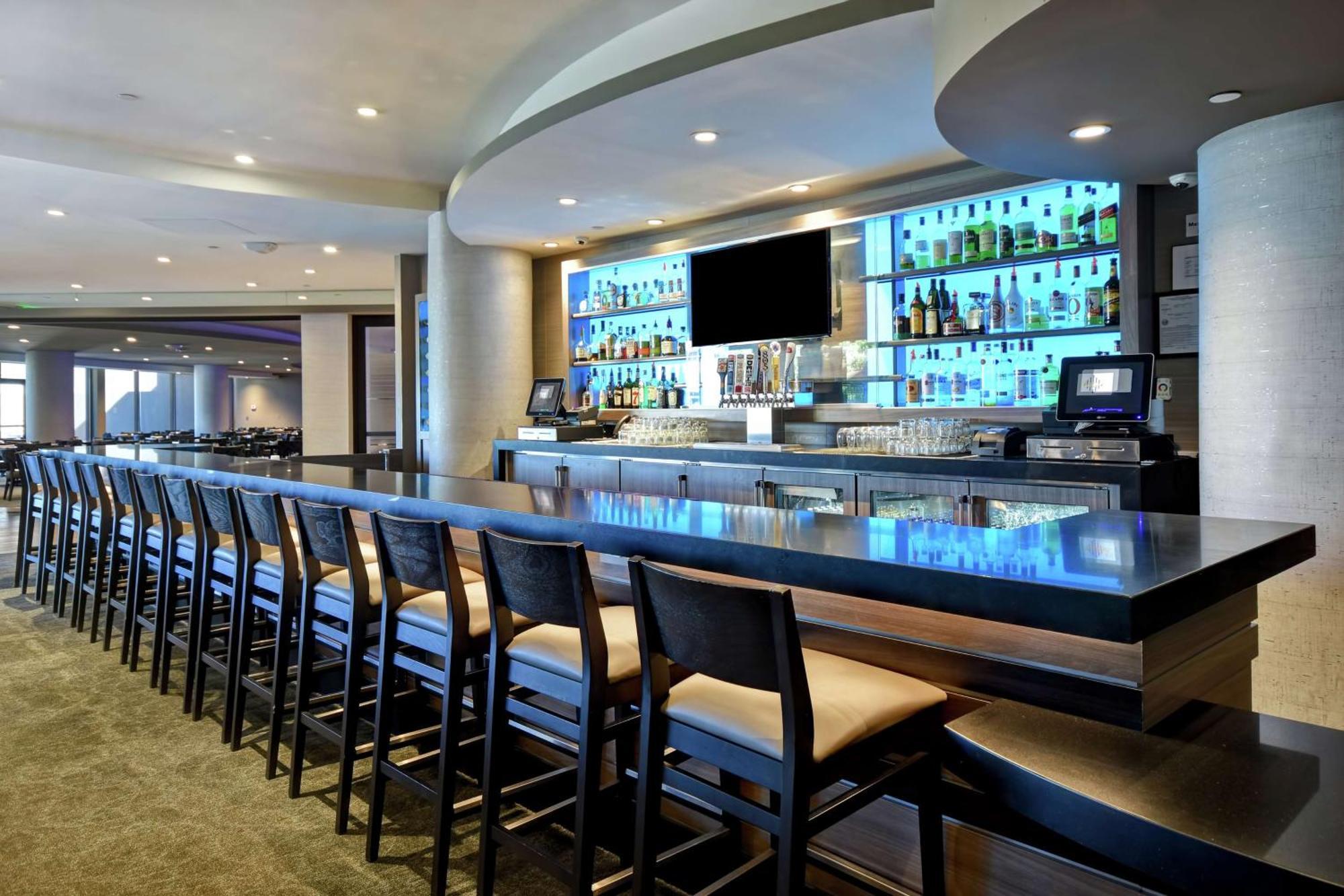 Doubletree By Hilton Pleasanton At The Club Hotel Exterior photo